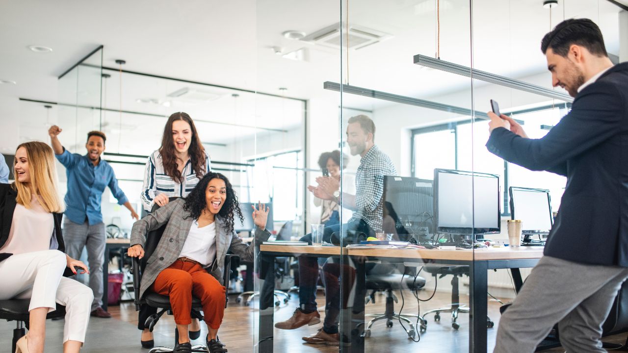 como-crear-diversion-en-el-trabajo
